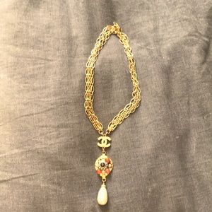 Vintage Chanel necklace !